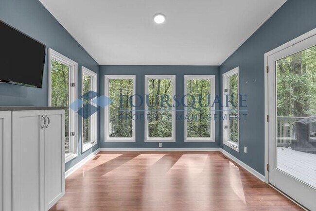 Building Photo - Single Family | One-acre lot in Powell Far...