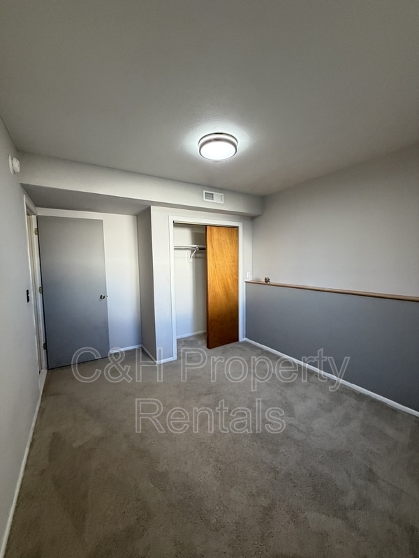 Building Photo - 1133 Minuteman St