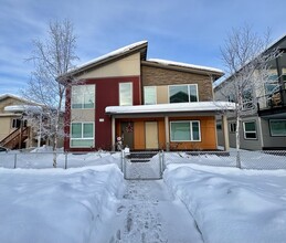 Building Photo - 6 E 12th Ave