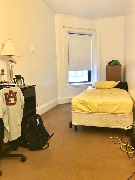 Primary Photo - 1079 Beacon St