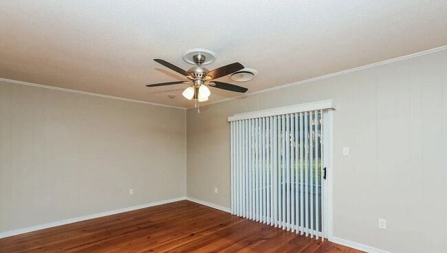 Building Photo - 116 Meadowdale Dr