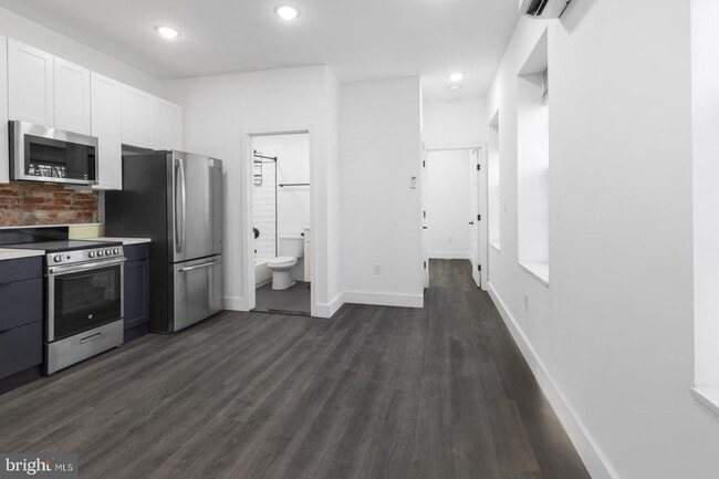 Building Photo - 212 Catharine St