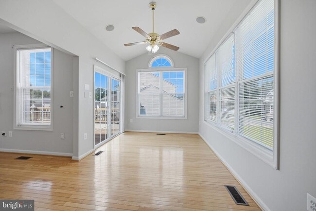 Building Photo - 20 Pinehurst Ln