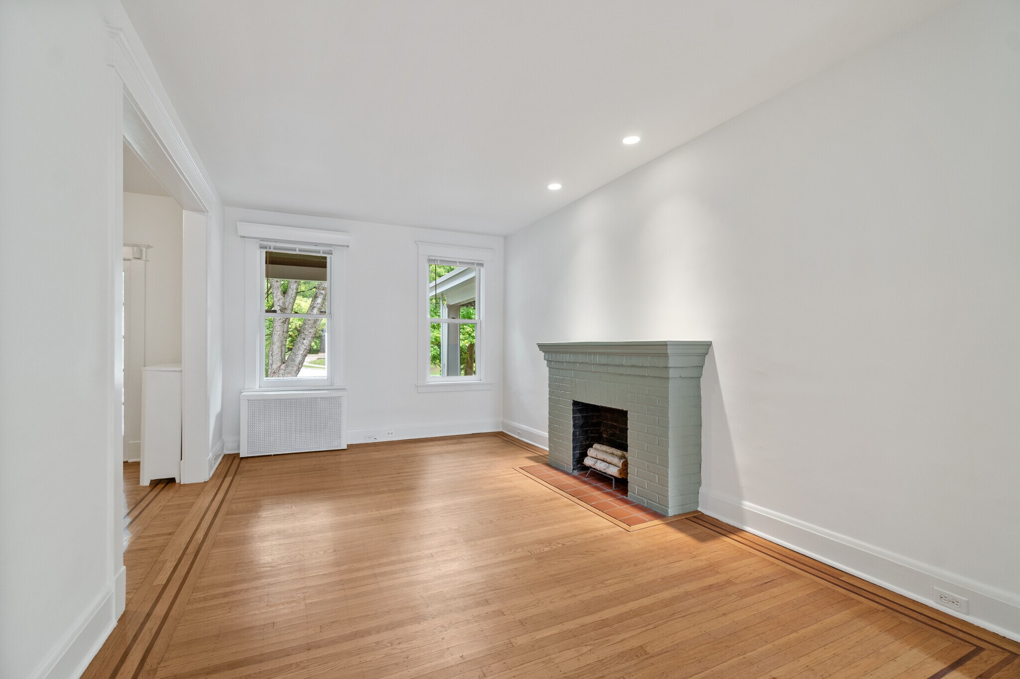 Building Photo - 2926 Wyman Pky