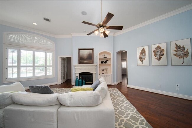 Building Photo - 5902 Garden Hills Dr