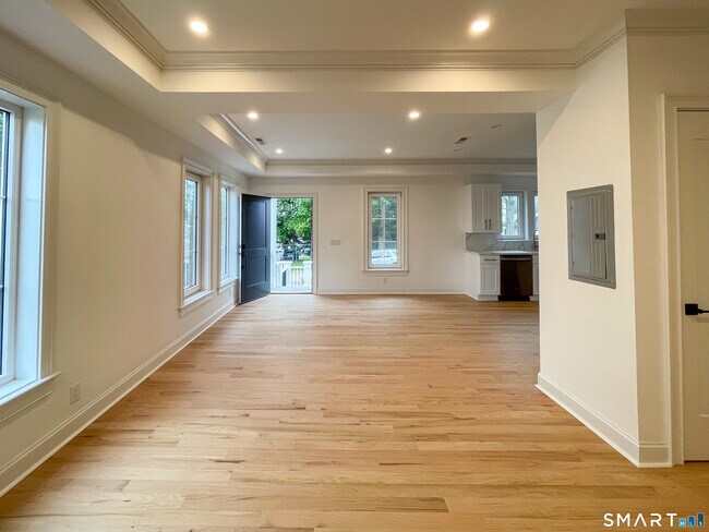 Building Photo - 100 Truman St