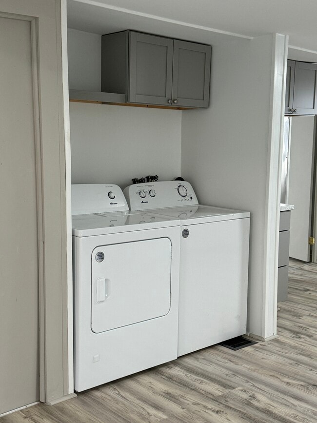 Washer/Dryer - 218 Pleasant St