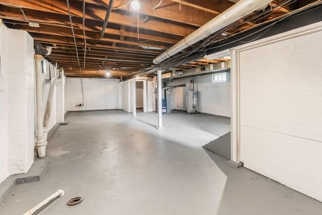 Building Photo - 1295 Wilson Ave