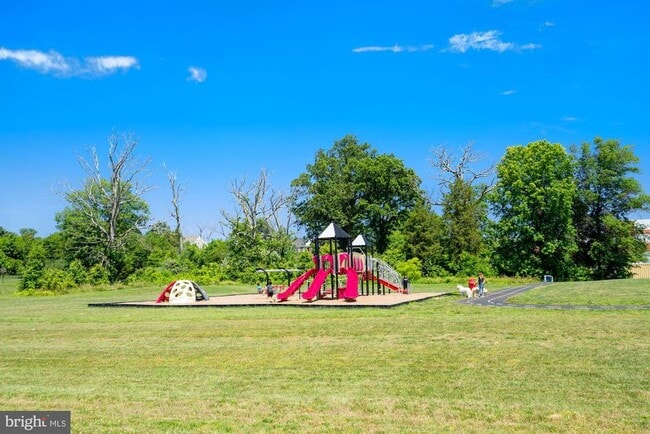 Building Photo - 22595 Willington Square