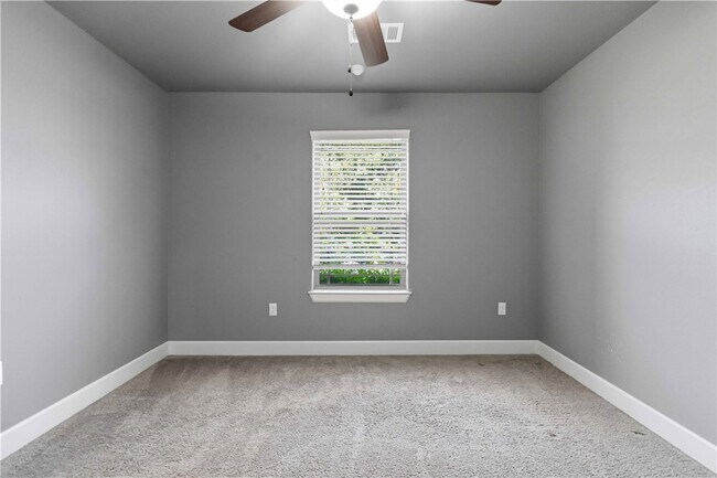 Building Photo - 1340 Sweetbriar Cir