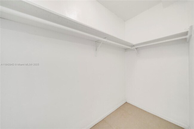Building Photo - 3000 S Ocean Dr
