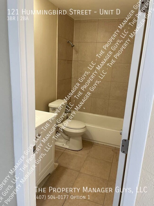 Building Photo - 121 Hummingbird St