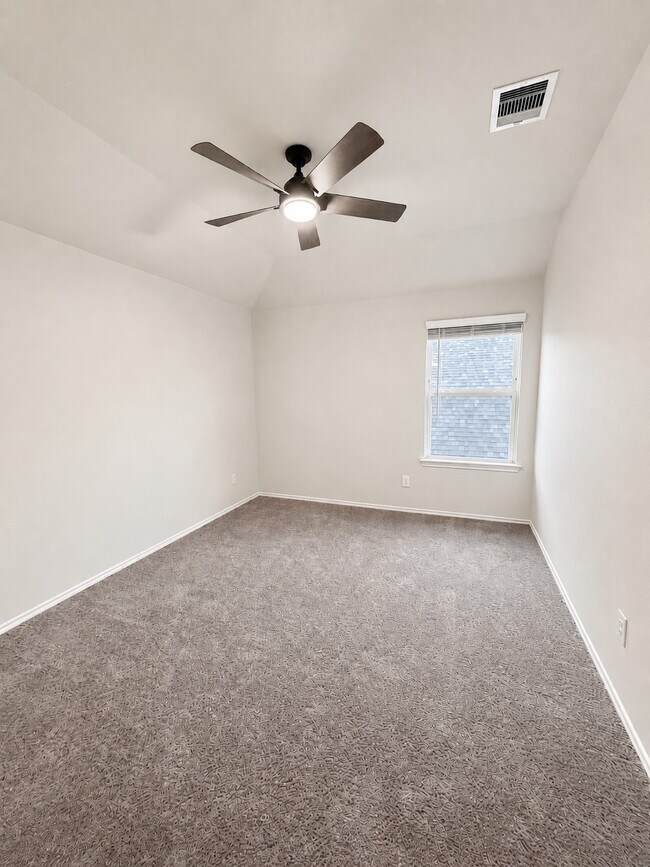 Building Photo - 40621 Guillemont Ln