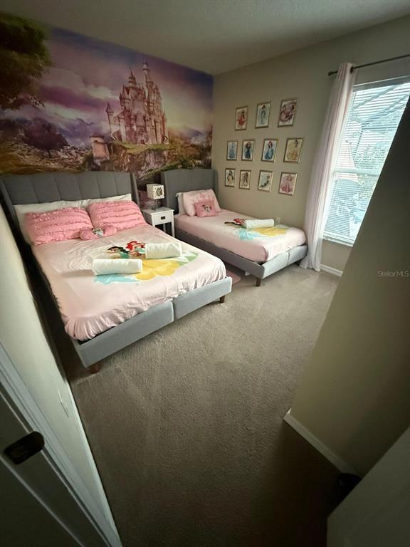 Building Photo - 334 Grosvenor Loop