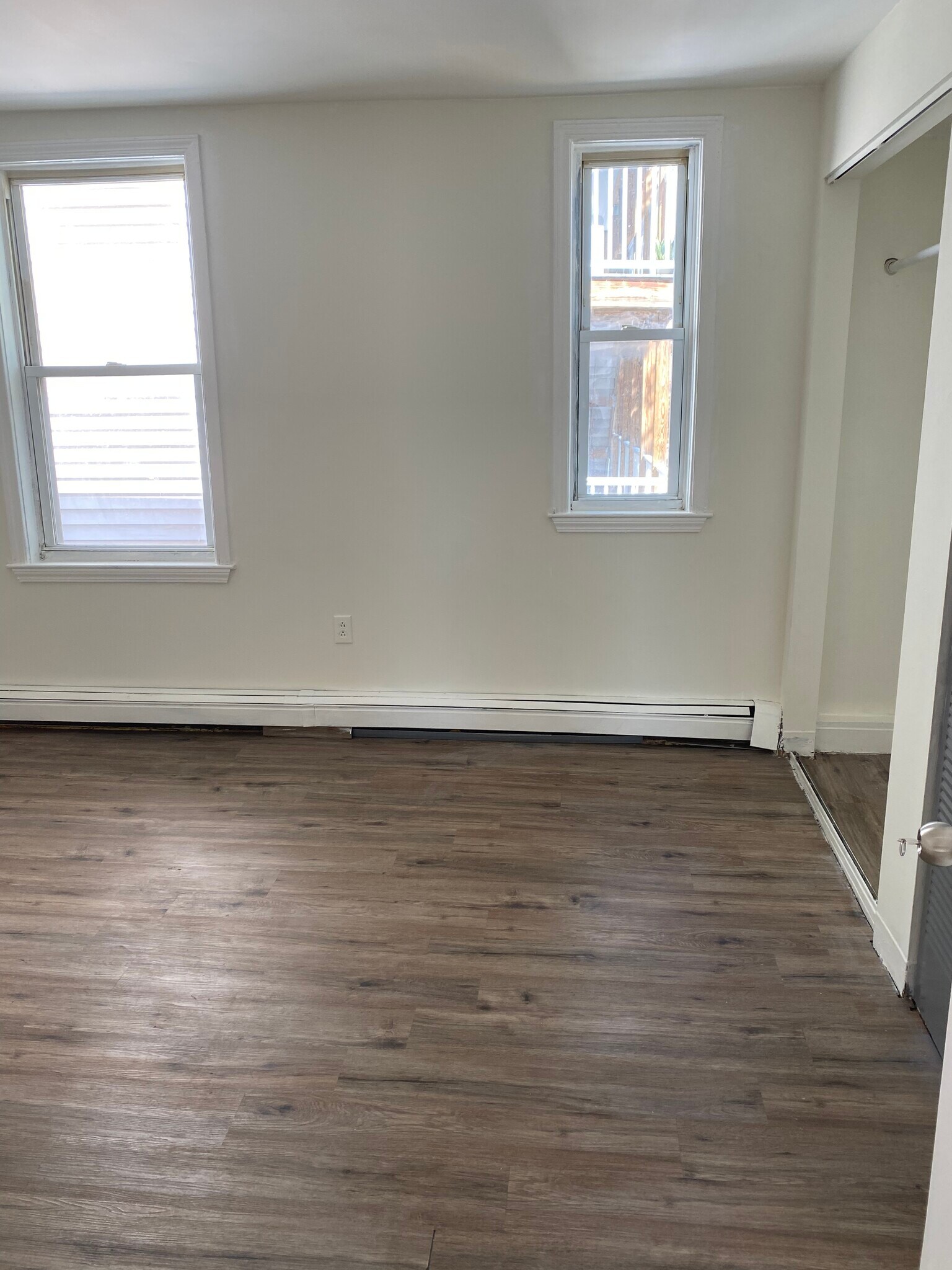 2nd floor front bedroom - 36 Cork St