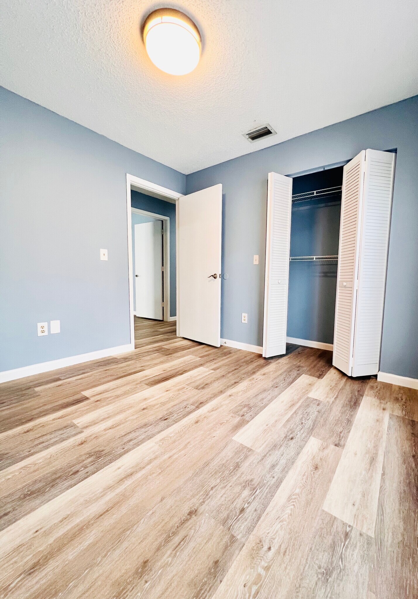 Building Photo - 13903 LAZY OAK DRIVE
