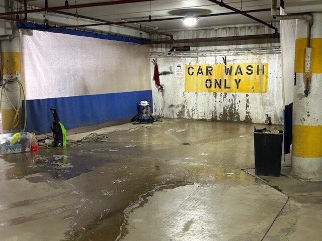 Building Photo - 1931 Prairie Square