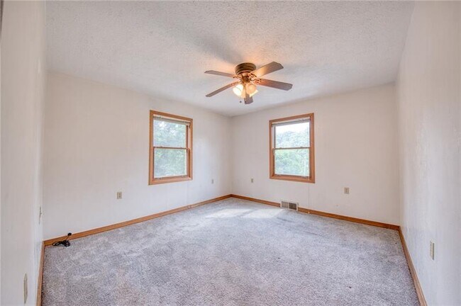 Building Photo - 4465 Mt Troy Rd Ext