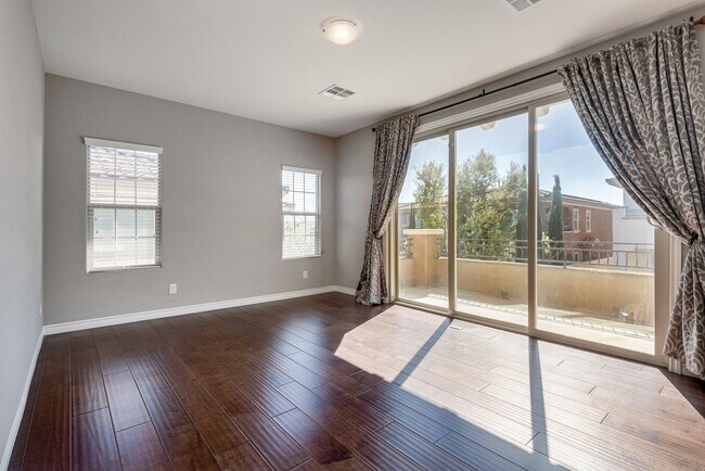 Building Photo - Stunning Summerlin Rental on Private Cul-d...