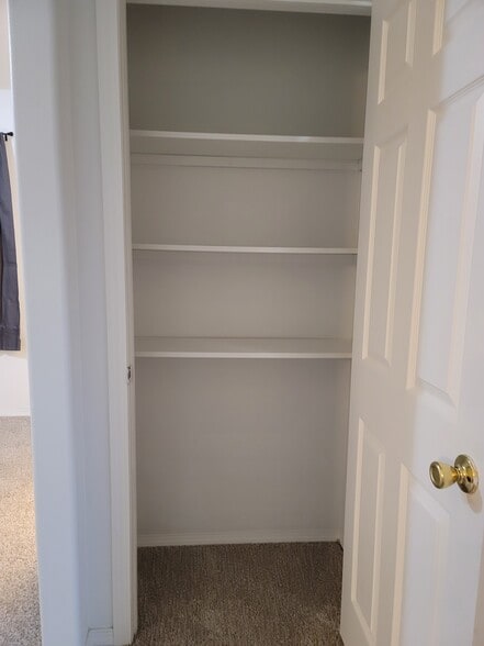 Building Photo - 16131 SE Powell Blvd