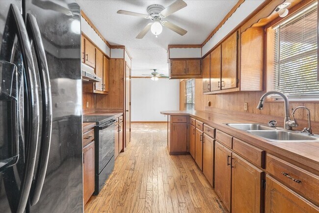 Building Photo - 519 Tolson Ave