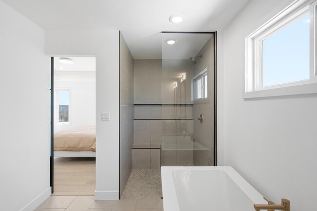 Building Photo - 1301 Haxby Ct