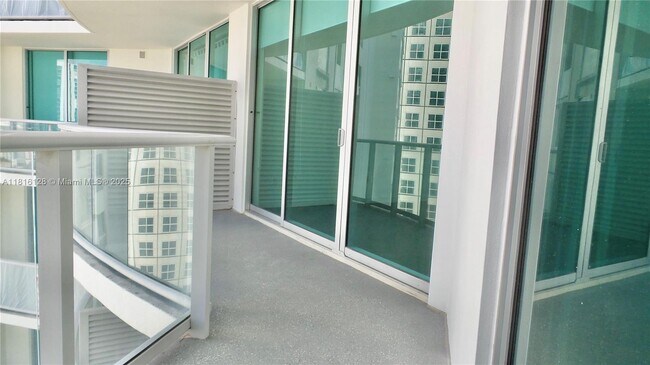 Building Photo - 300 S Biscayne Blvd