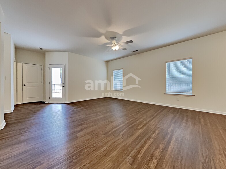 Building Photo - 227 Ivy Brook Dr