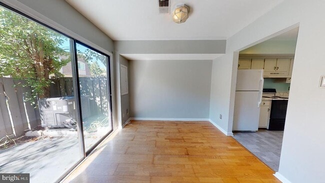 Building Photo - 3836 Miramonte Pl