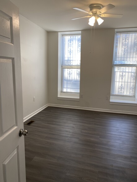 Building Photo - 615 N Calhoun St
