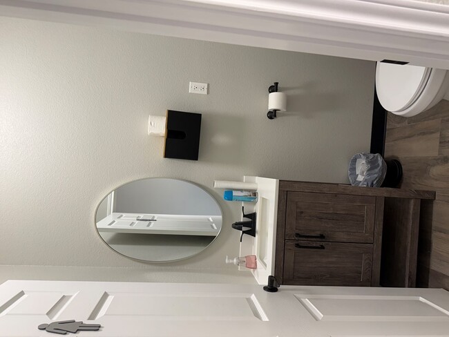 Building Photo - 2107 W 83rd St