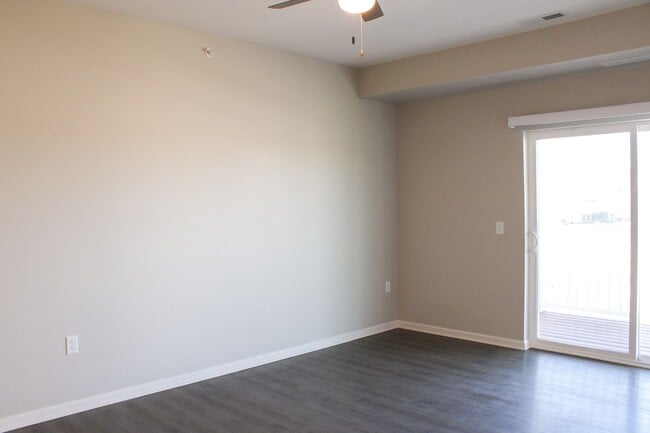 Building Photo - 3261 Redhawk St