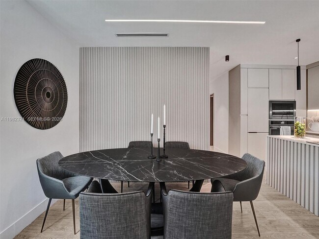 Building Photo - 2066 NE 174th St