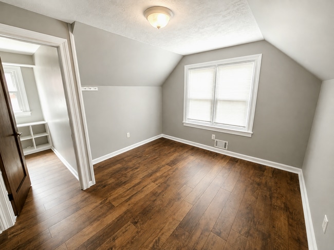 Building Photo - 707 Steiner St