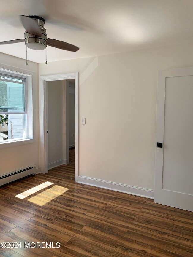 Building Photo - 706 2nd Ave