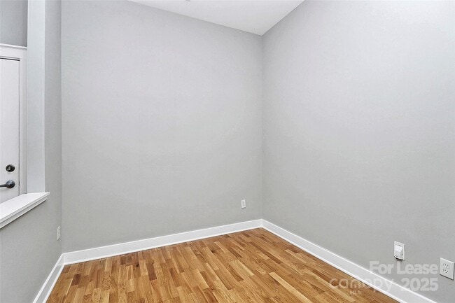 Building Photo - 712 N Davidson St