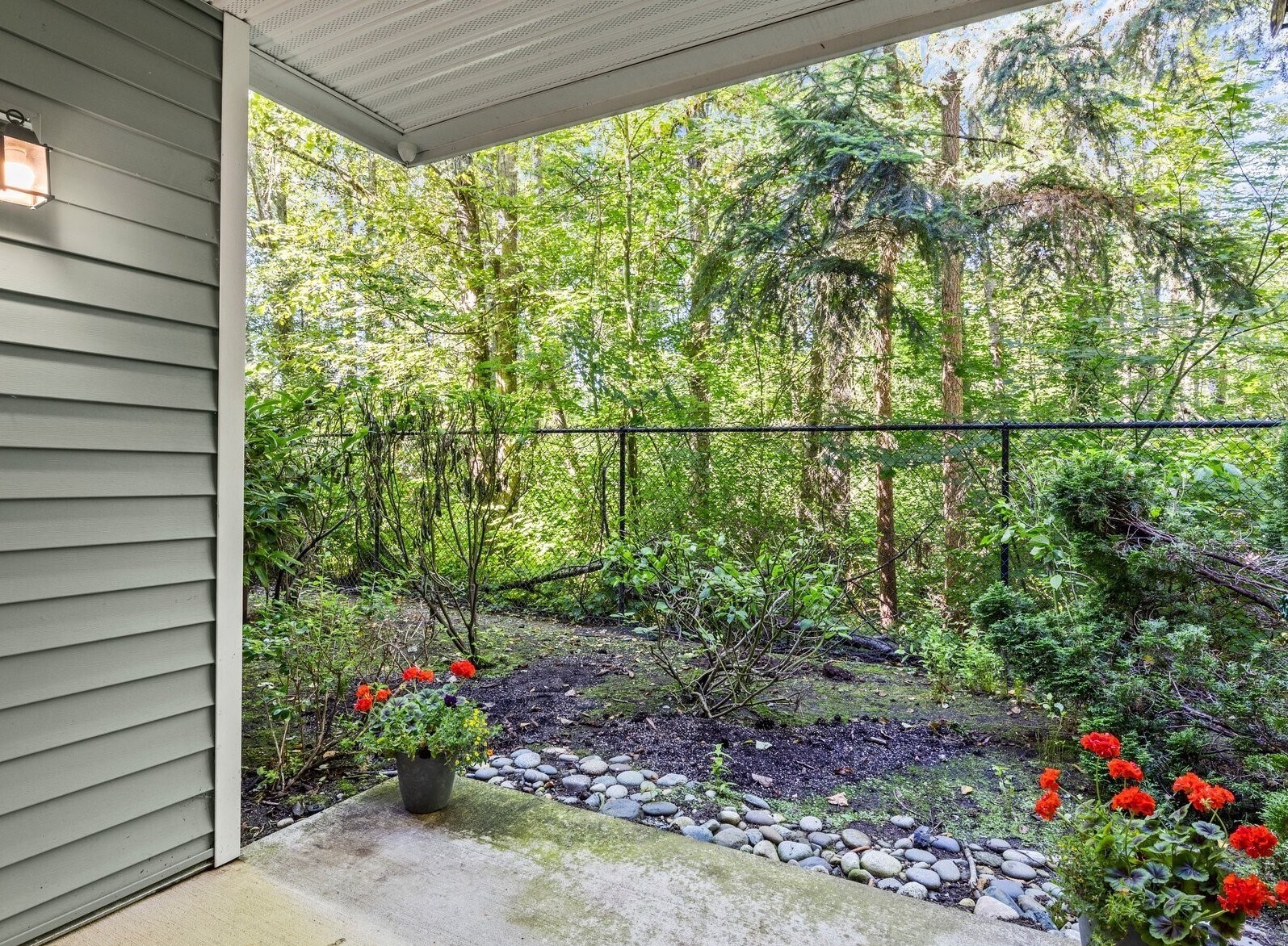 The covered patio is facing a beautiful nature reserve - 12712 Admiralty Way
