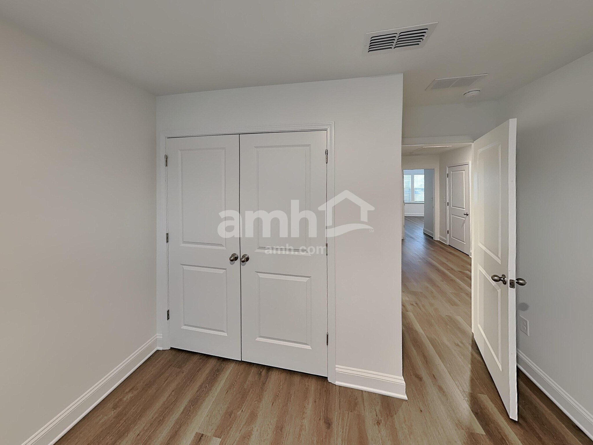 Building Photo - 5014 Twin River Dr