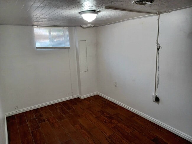 Building Photo - 1300 E Duplex