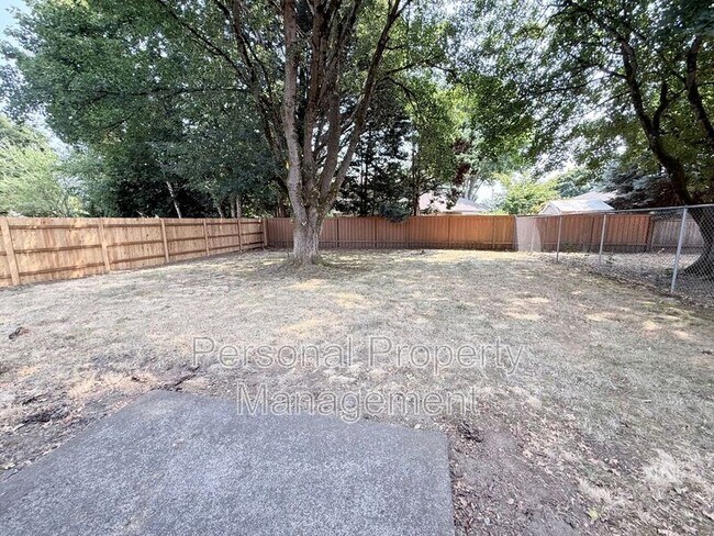 Building Photo - 1803 SE Blairmont Dr