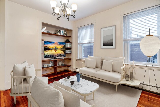 Building Photo - Well appointed 4 bed 2 bath in Brighton