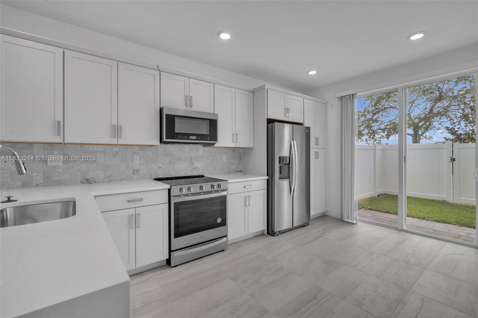 Building Photo - 142 SW 171st Way