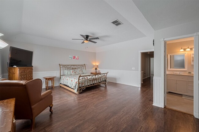 Building Photo - 3426 Hidden Creek Dr