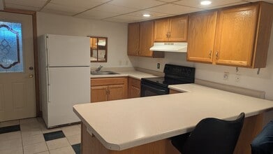 Building Photo - 1400 13th Ave NE