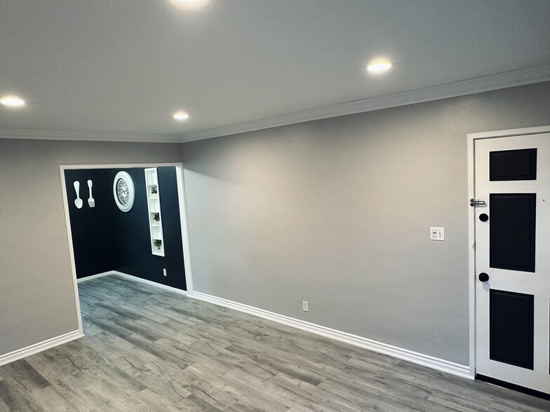 living / dining - 1220 N Cordova St