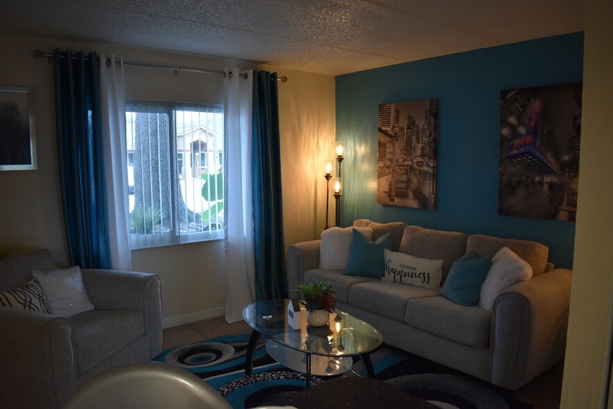 Building Photo - Crescent Lane