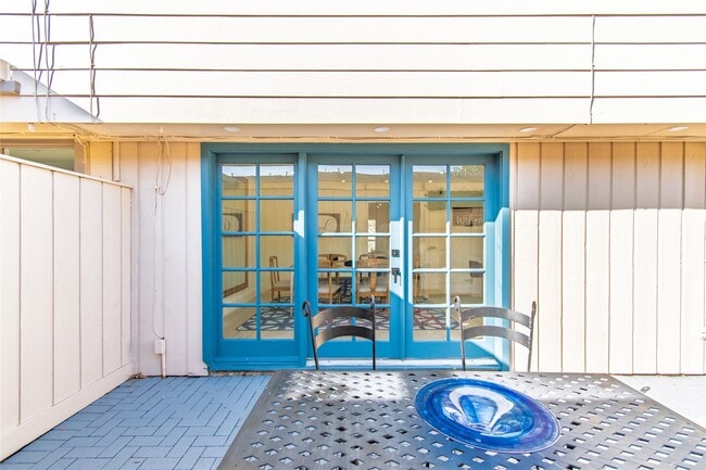 Building Photo - 5805 Valley Forge Dr