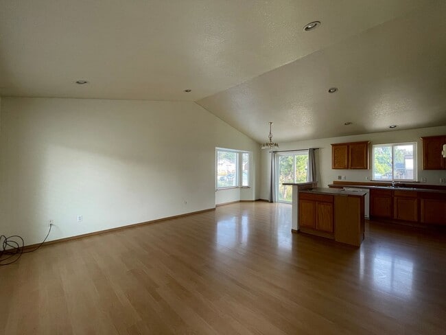Building Photo - 105 Ben Williams Ln