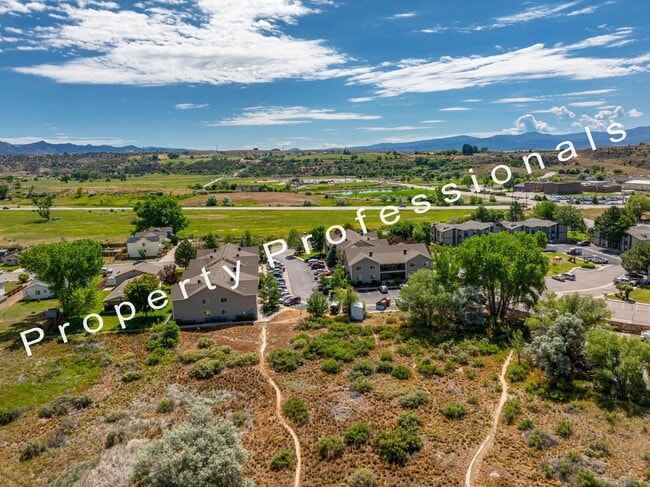 Building Photo - Two Bedroom Apartment in Rifle