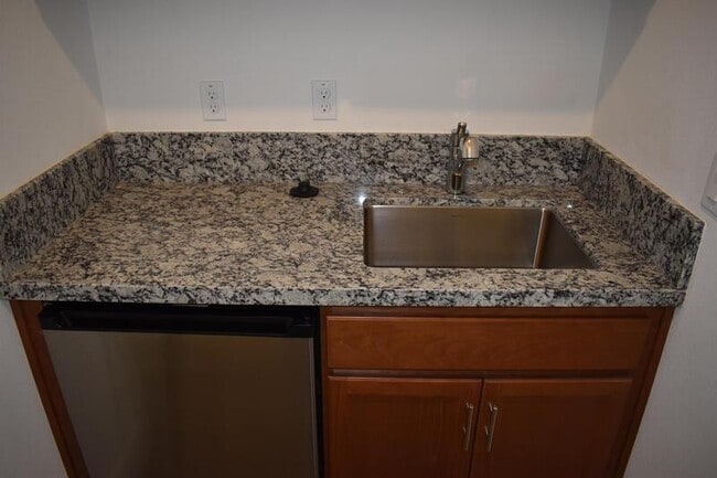 Building Photo - 8177 Oxbow Lndg Lp